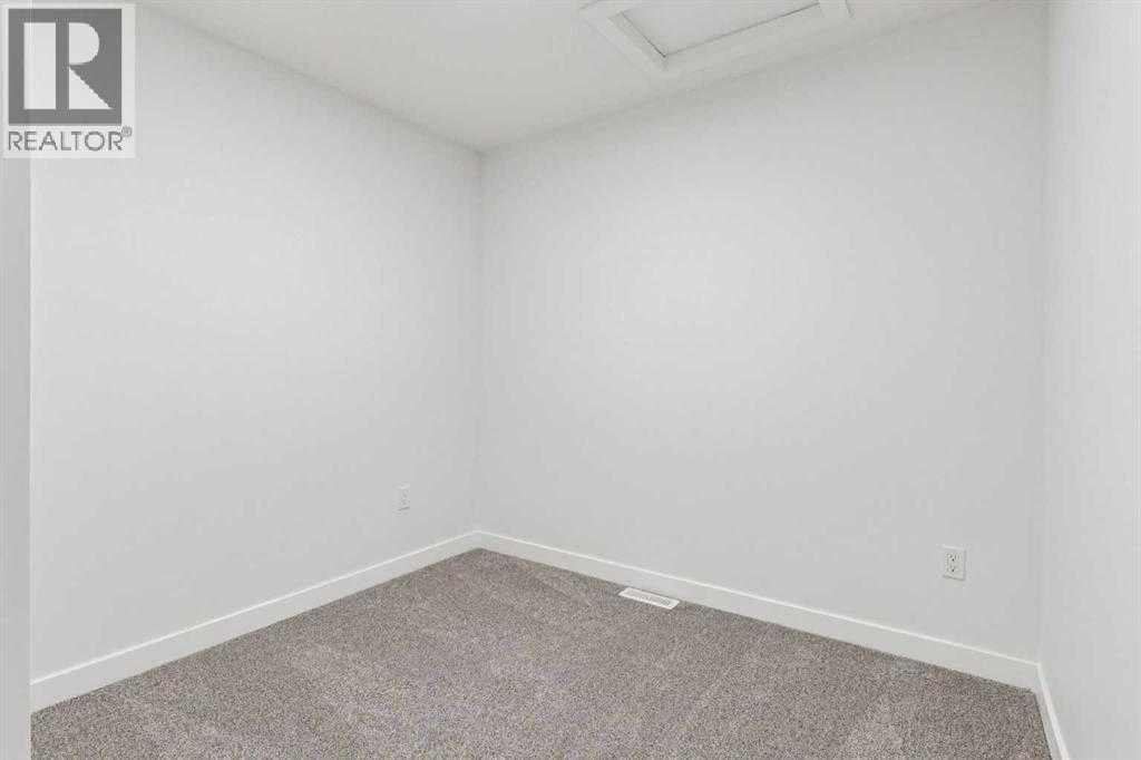 203, 95 Saddlecrest Circle NE — photo 17