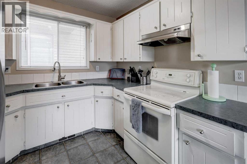 16 Martingrove Mews NE — photo 10