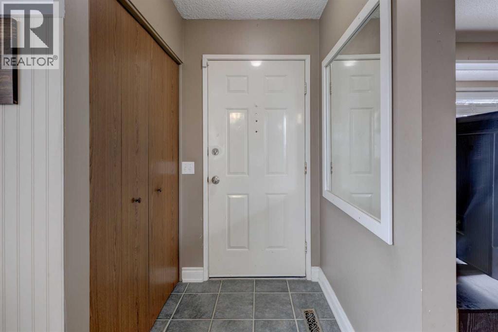 16 Martingrove Mews NE — photo 5