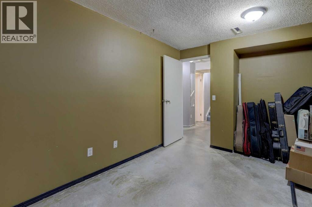 16 Martingrove Mews NE — photo 25