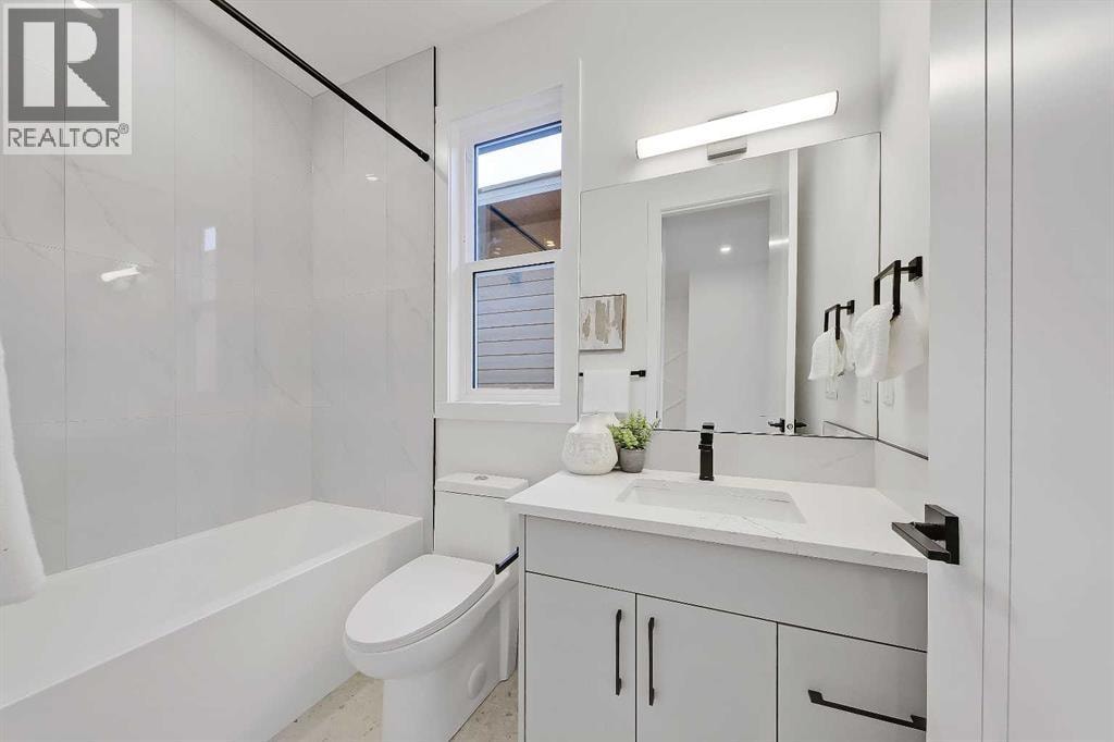 8136 47 Avenue NW — photo 39