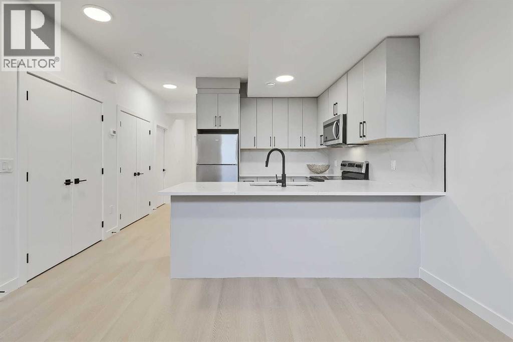 8136 47 Avenue NW — photo 42