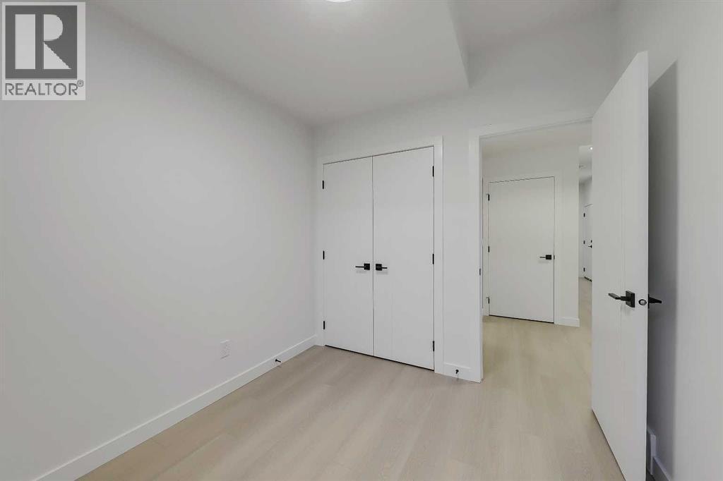 8136 47 Avenue NW — photo 44