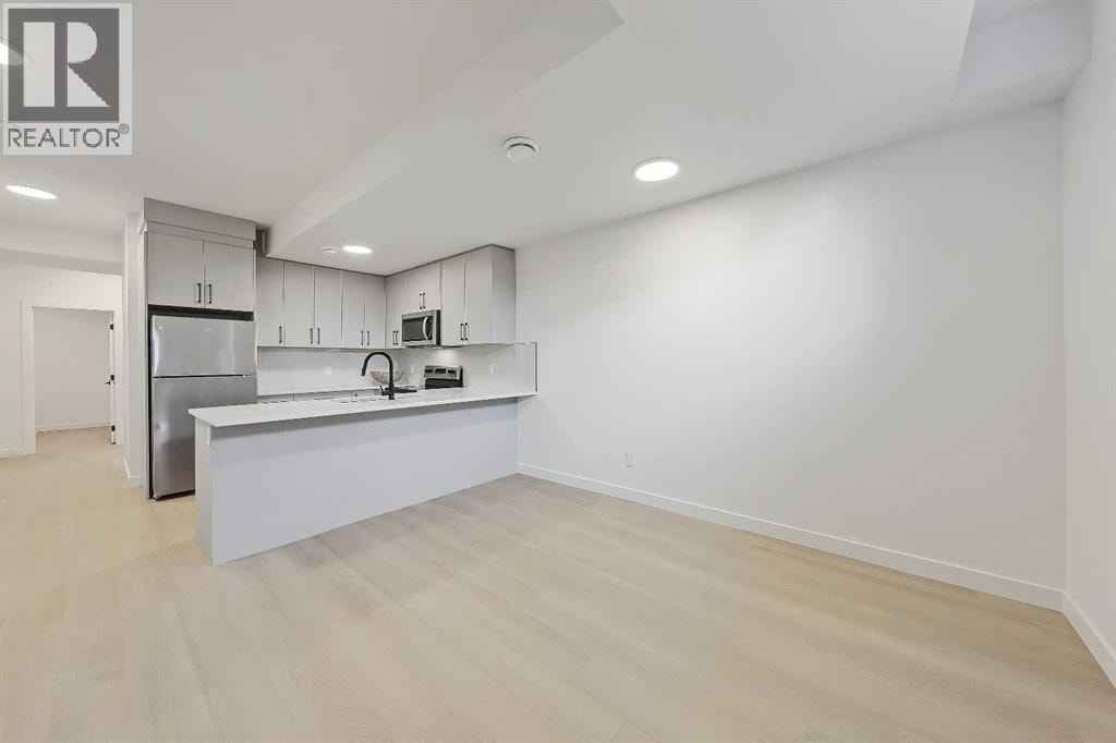 8136 47 Avenue NW — photo 43