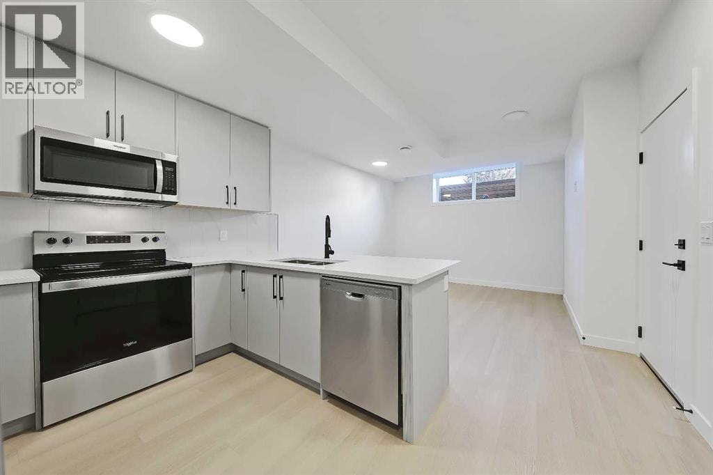 8136 47 Avenue NW — photo 40