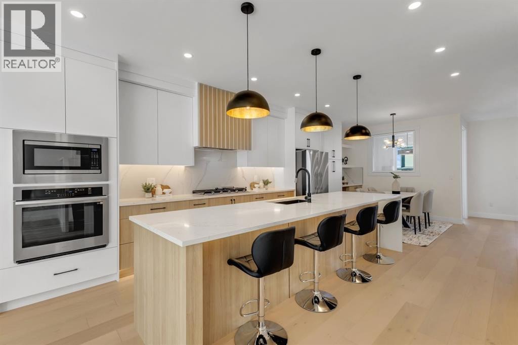 415 37 Avenue NW — photo 9