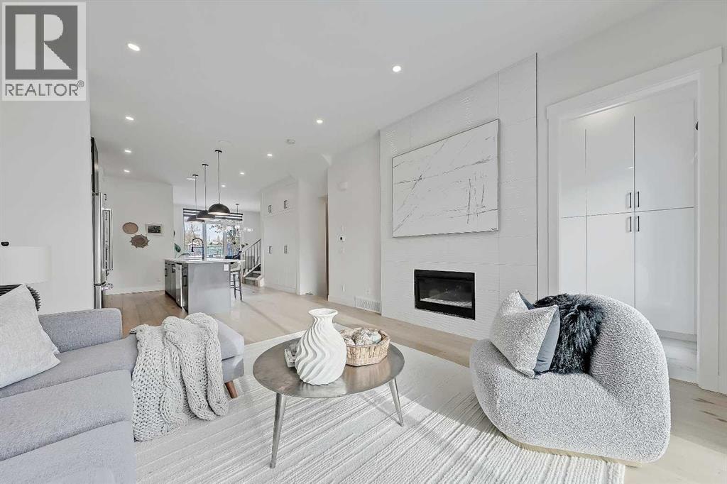523 55 Avenue SW — photo 13