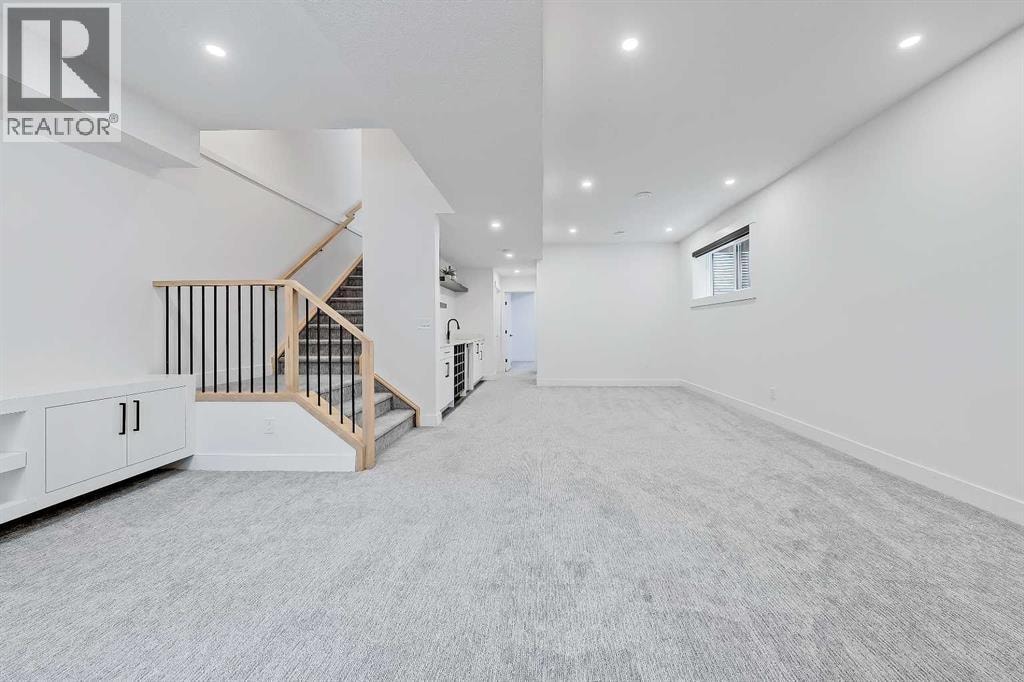 523 55 Avenue SW — photo 38