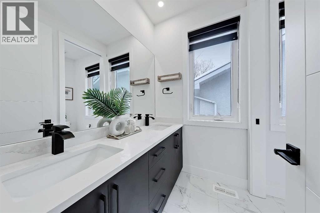 523 55 Avenue SW — photo 29