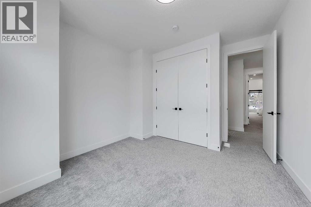 523 55 Avenue SW — photo 34