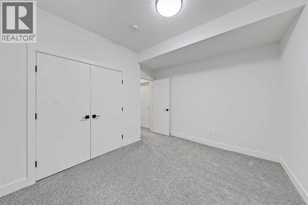 523 55 Avenue SW — photo 42