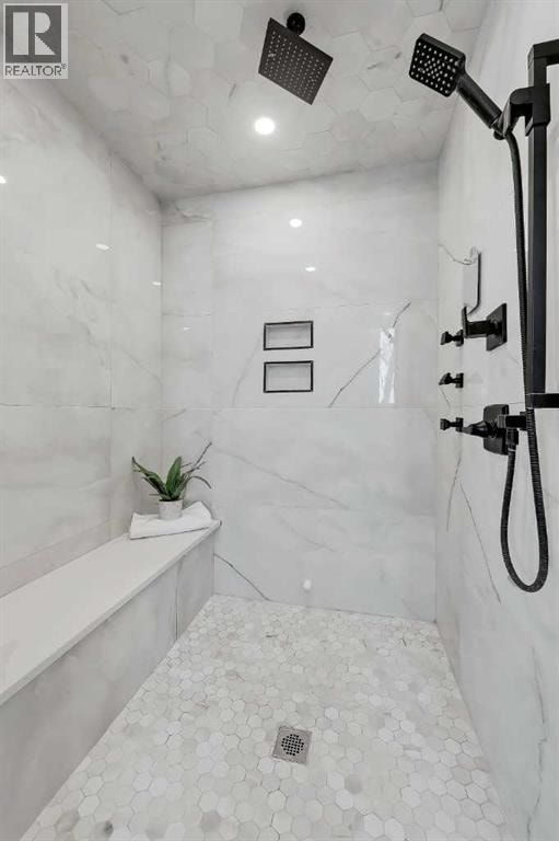 523 55 Avenue SW — photo 24