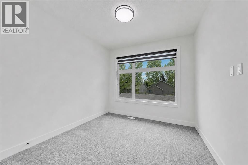 523 55 Avenue SW — photo 27