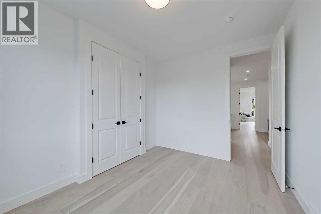 520 22 Avenue NW — photo 27
