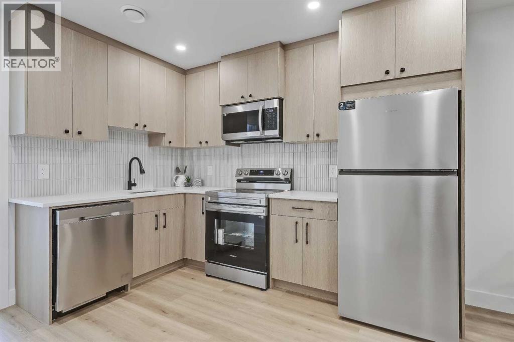 520 22 Avenue NW — photo 32