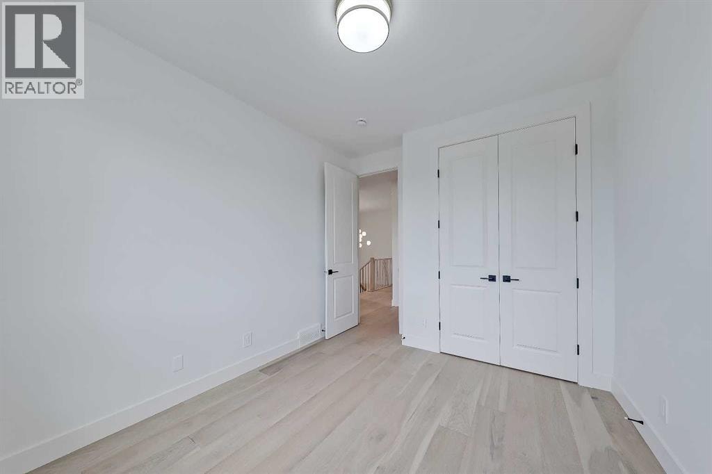 520 22 Avenue NW — photo 30