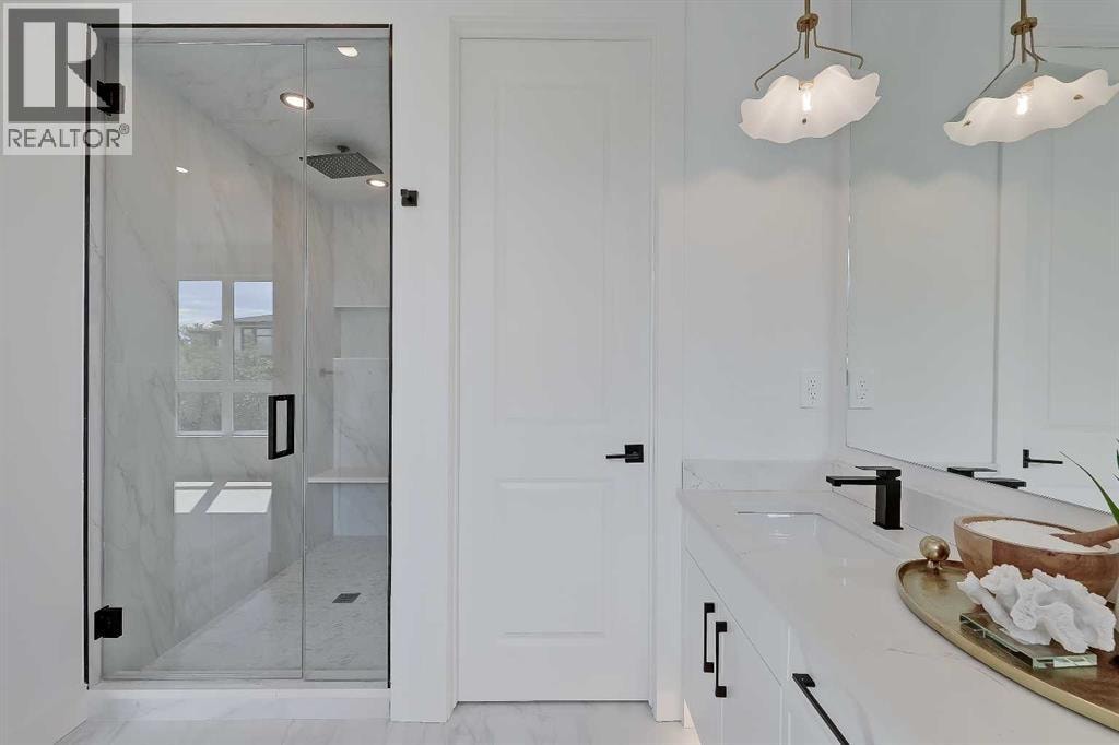 520 22 Avenue NW — photo 24