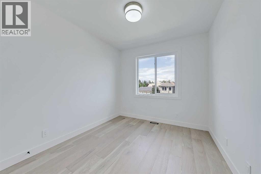 520 22 Avenue NW — photo 29