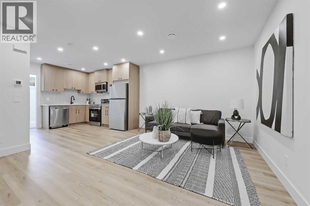 520 22 Avenue NW — photo 34