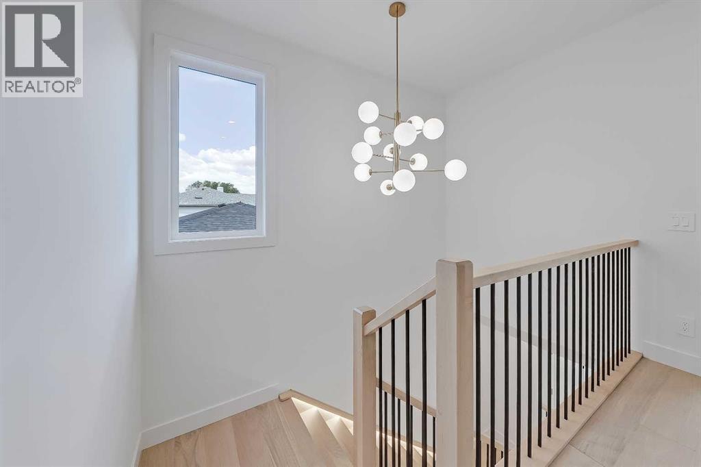 520 22 Avenue NW — photo 17