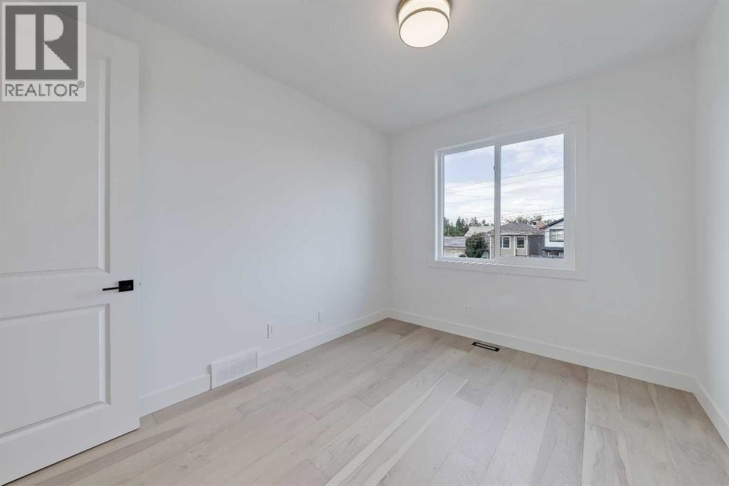 520 22 Avenue NW — photo 26