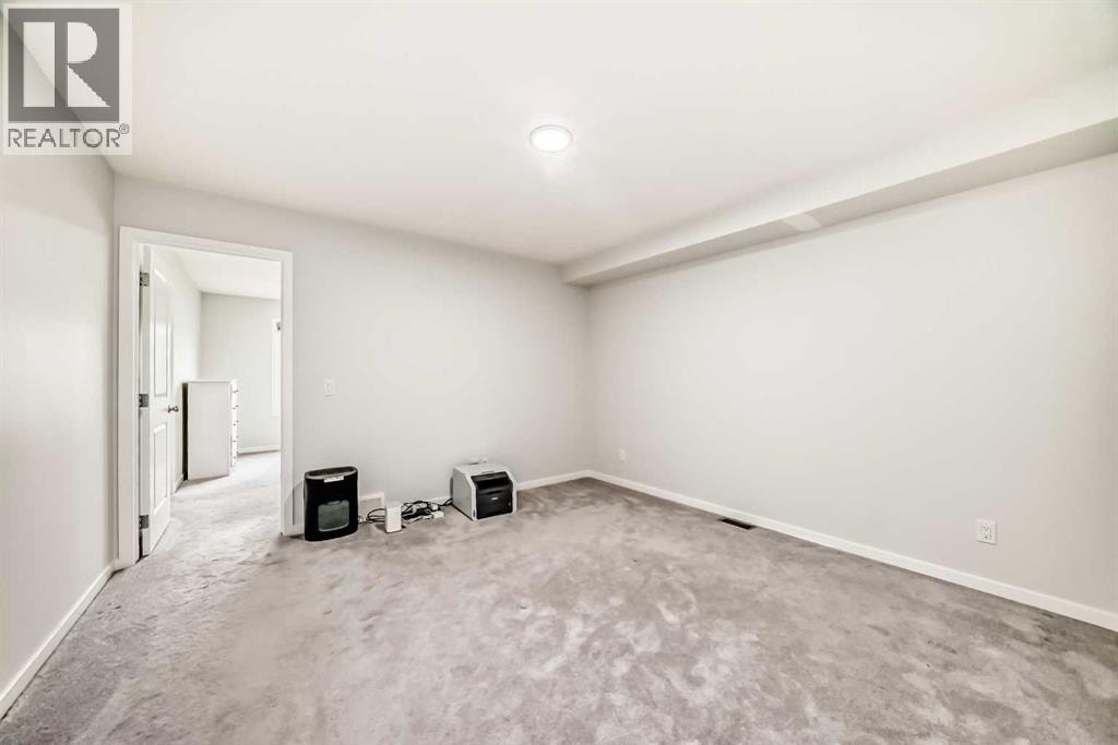 305 Edith Road NW — photo 32