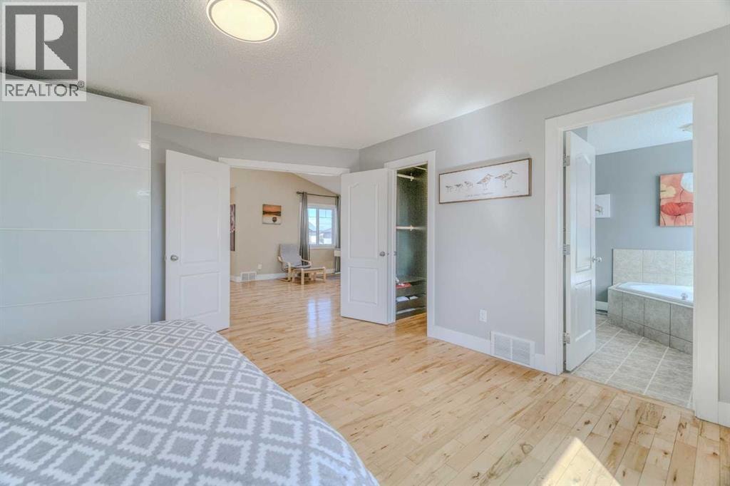100 Royal Birch Crescent NW — photo 31