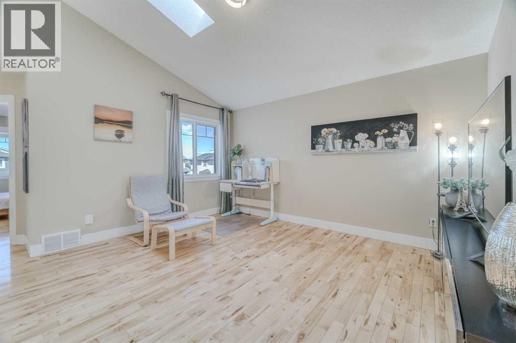 100 Royal Birch Crescent NW — photo 25
