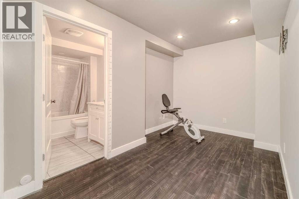 100 Royal Birch Crescent NW — photo 41