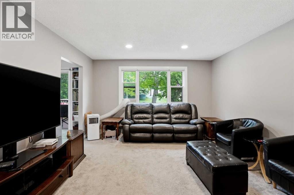 3056 32A Street SE — photo 6
