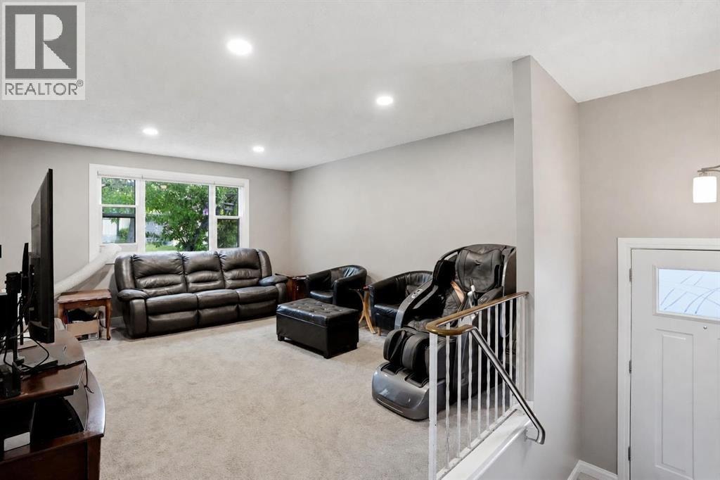 3056 32A Street SE — photo 4