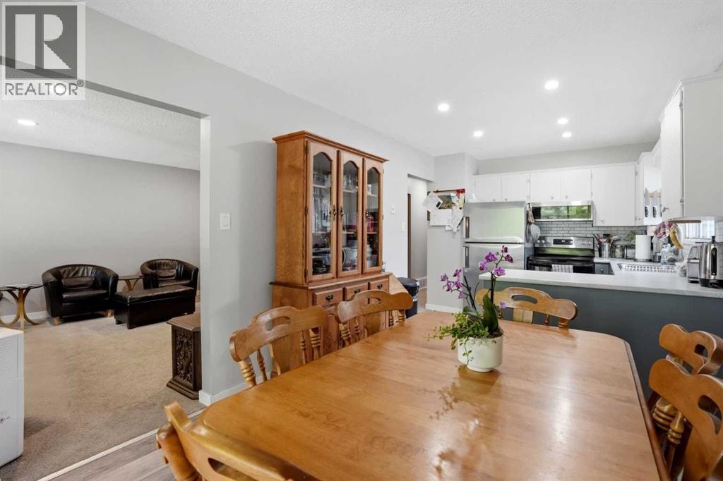 3056 32A Street SE — photo 10