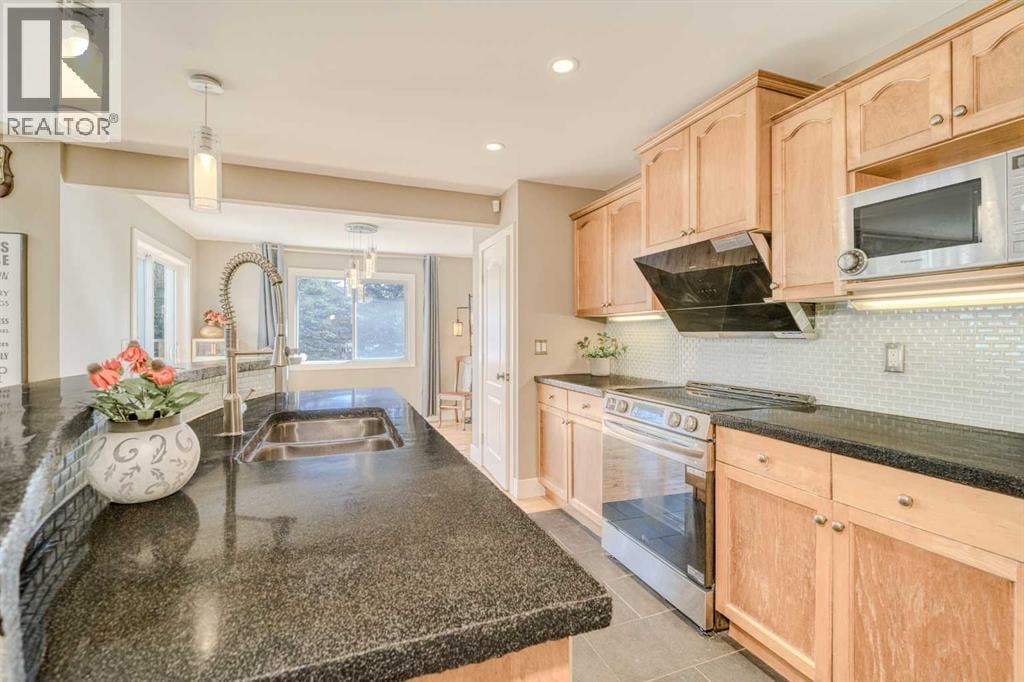 100 Royal Birch Crescent NW — photo 15