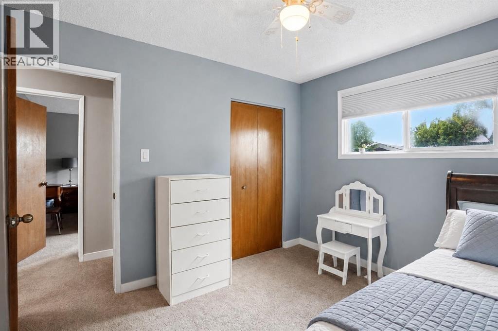 3056 32A Street SE — photo 16