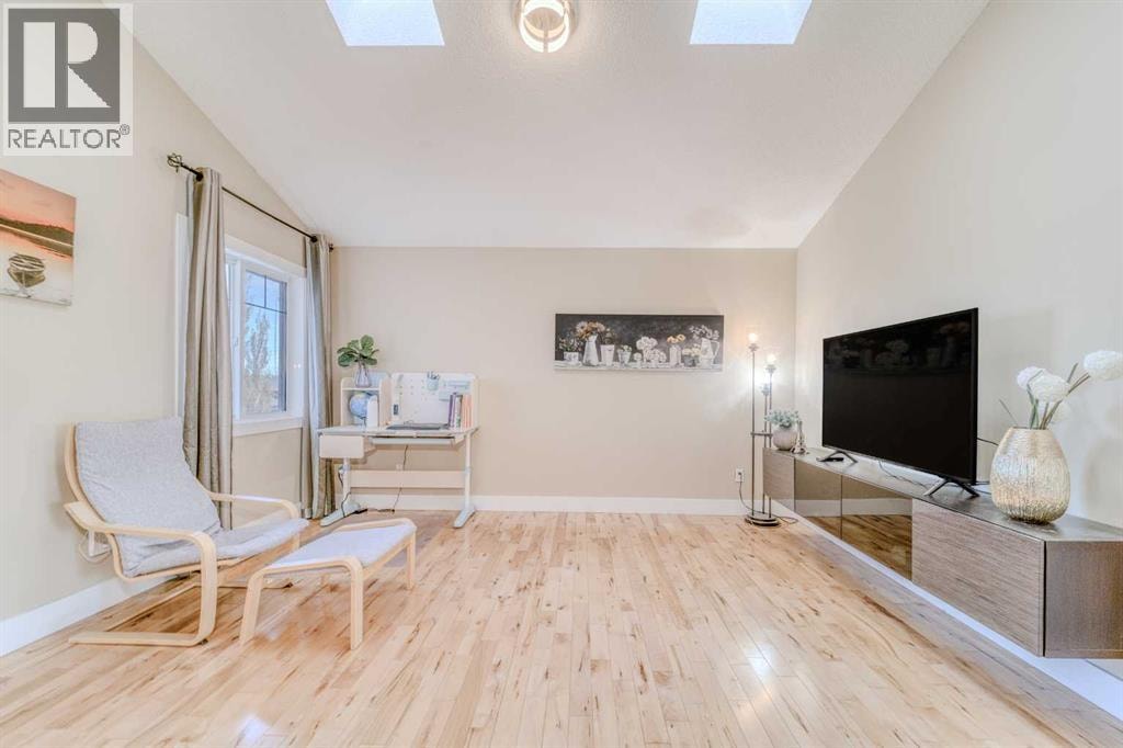100 Royal Birch Crescent NW — photo 24