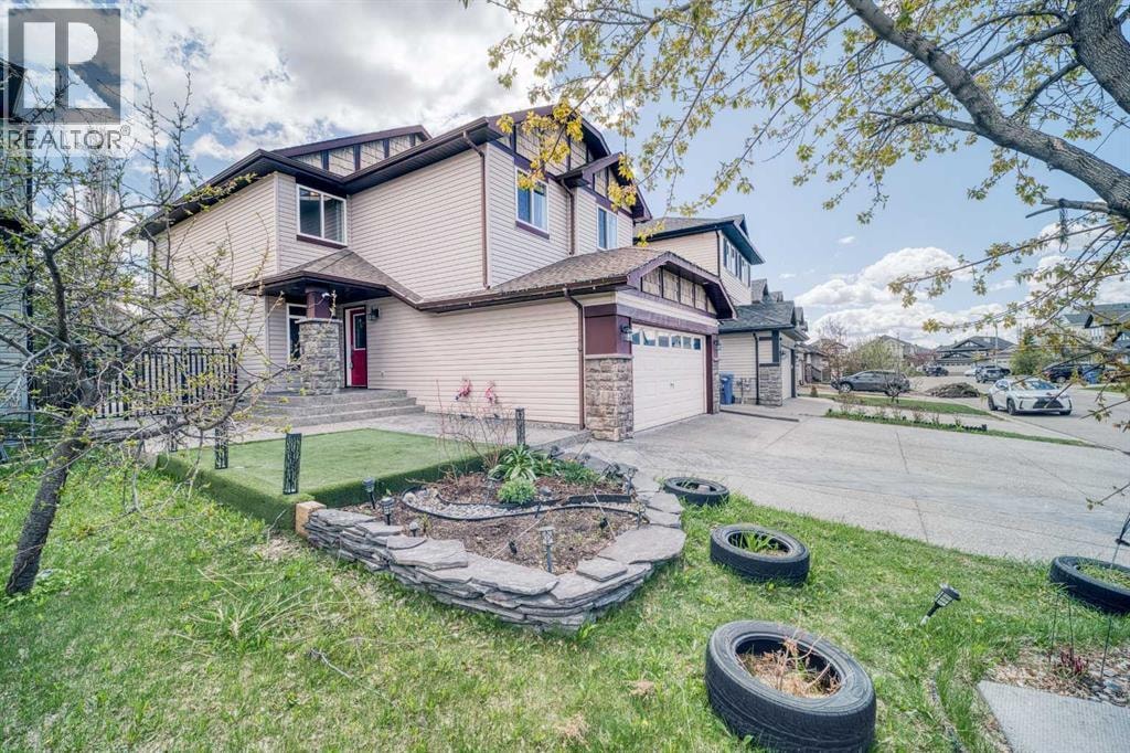 100 Royal Birch Crescent NW — photo 3