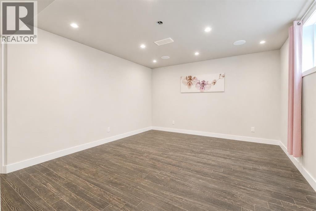 100 Royal Birch Crescent NW — photo 39