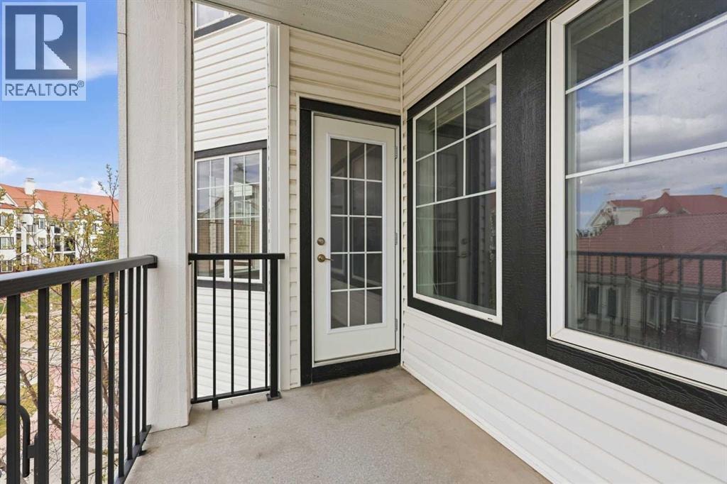 306, 70 Royal Oak Plaza NW — photo 34