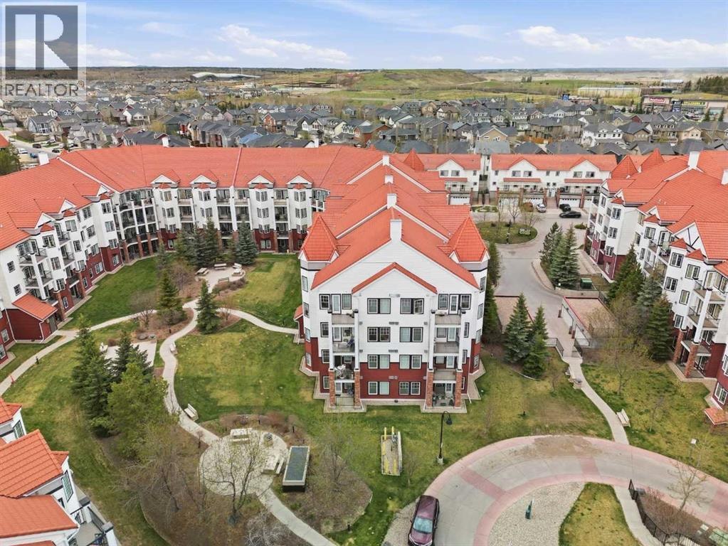 306, 70 Royal Oak Plaza NW — photo 46
