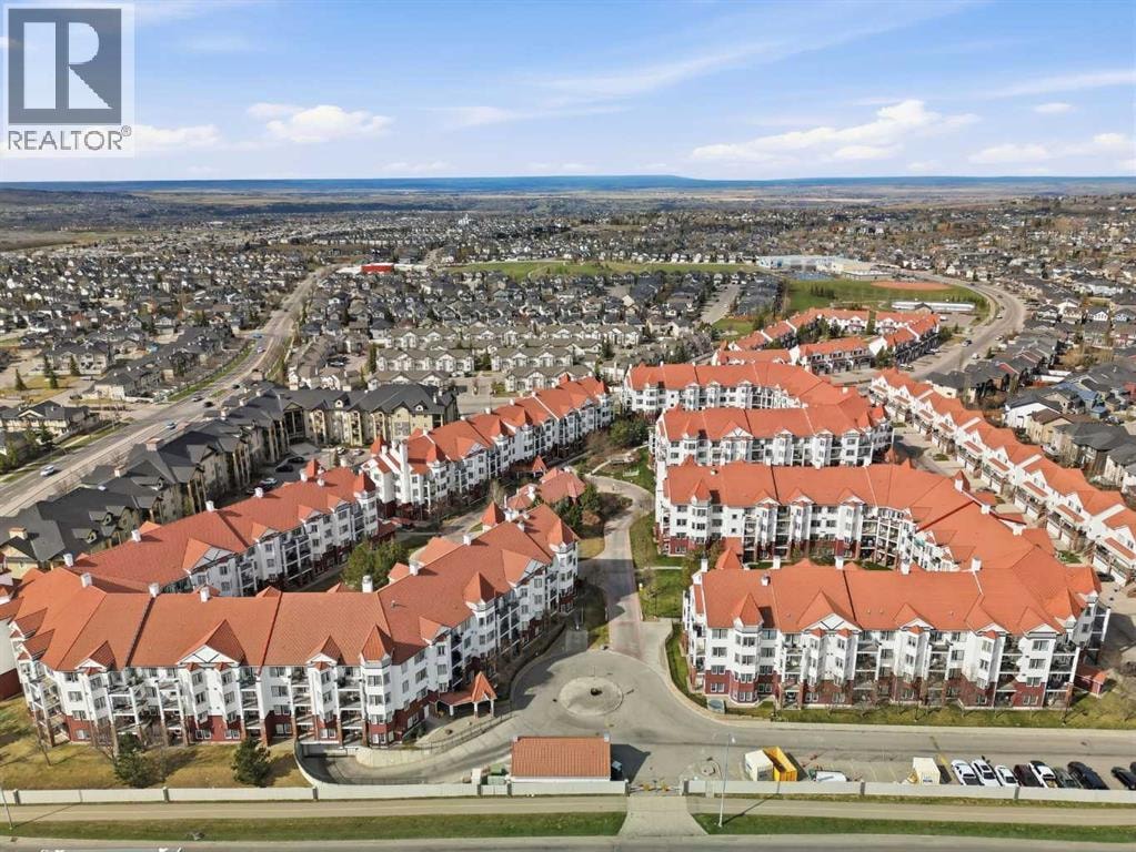 306, 70 Royal Oak Plaza NW — photo 42
