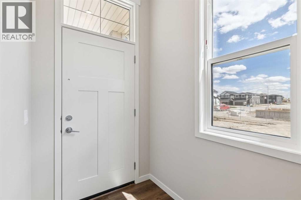 31 Hotchkiss Avenue SE — photo 2