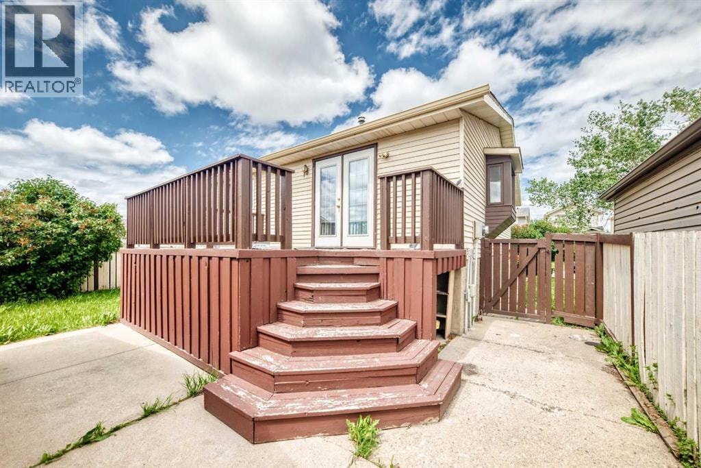 79 Castledale Way NE — photo 50