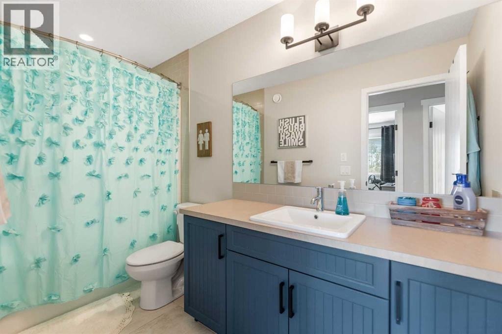 124 Masters Crescent SE — photo 31