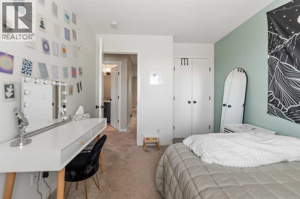 124 Masters Crescent SE — photo 30