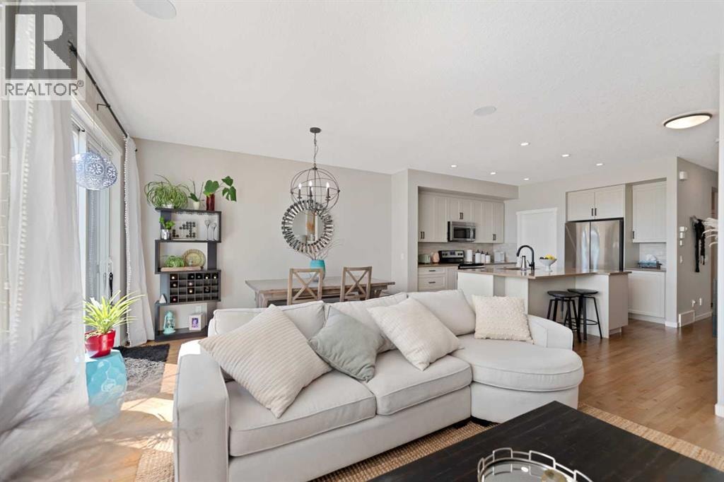 124 Masters Crescent SE — photo 11