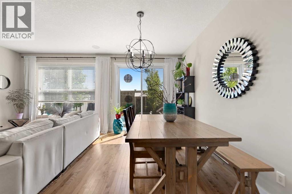 124 Masters Crescent SE — photo 13