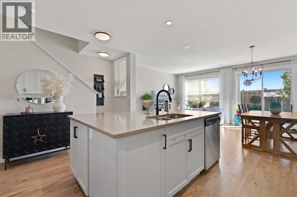 124 Masters Crescent SE — photo 7