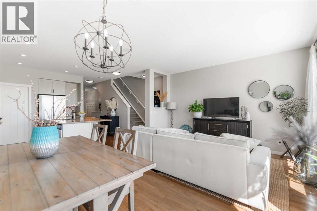 124 Masters Crescent SE — photo 5