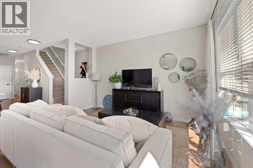 124 Masters Crescent SE — photo 10