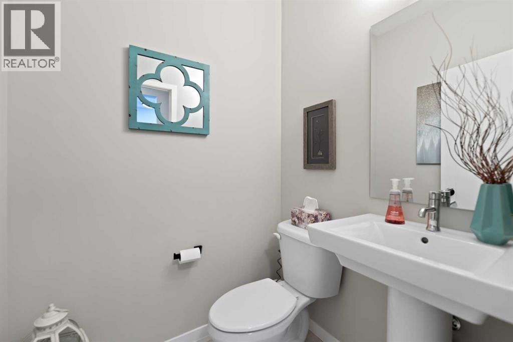 124 Masters Crescent SE — photo 19